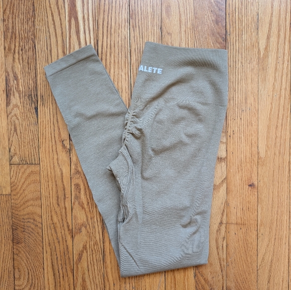 Amplify Leggings - Picture 6 of 6